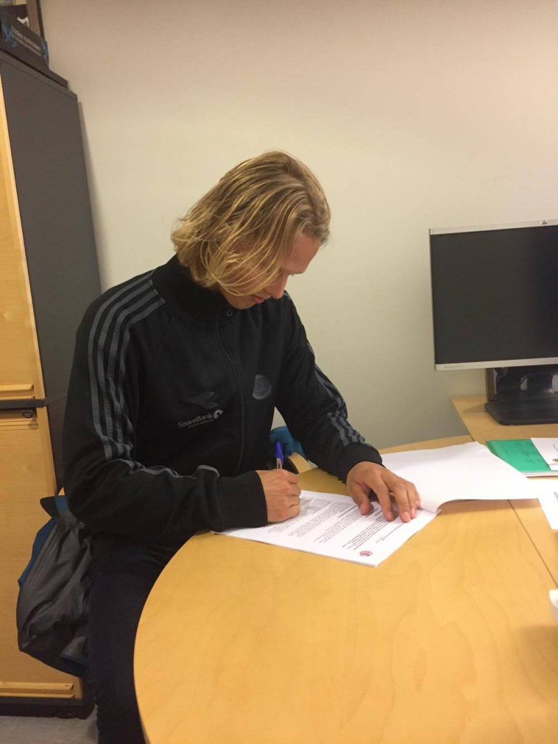 Ulrik Saltnes signerte tirsdag kveld ny kontrakt med Bodø/Glimt.