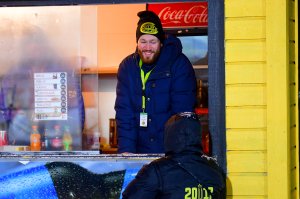 Frivillige. Kiosk. Kaffe.