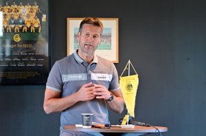 Åpent møte med trener Kjetil Knutsen og daglig leder Frode Thomassen under Åpen dag.