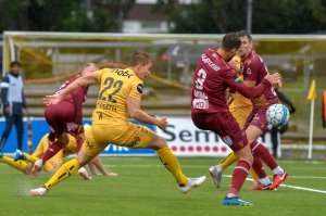 Kristian Fardal Opseth i duell mot Kristiansund. 
