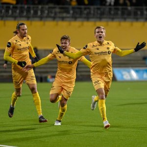 Amor Layouni, Fredrik André Bjørkan, Morten Konradsen etter seieren mot Rosenborg. 