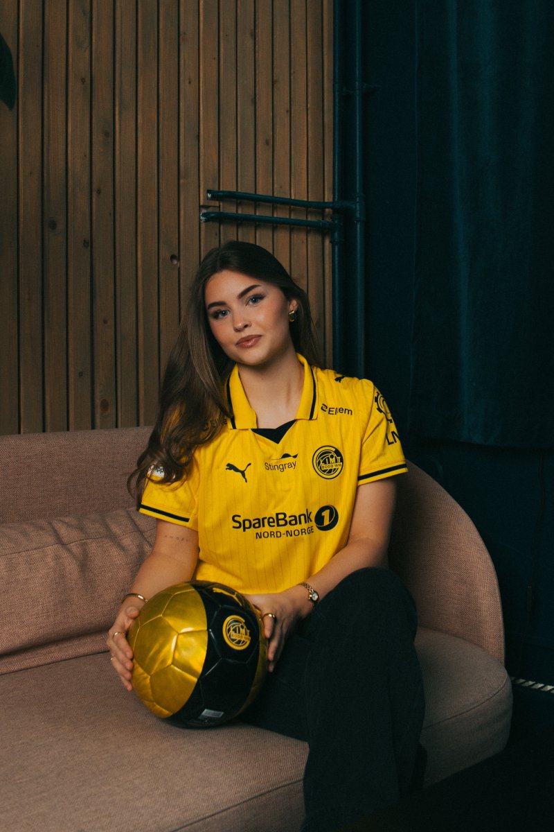 Mathea Theting og Glimt Kvinner blir de første til å ikle seg den gule drakten når de åpner Toppserien fredag