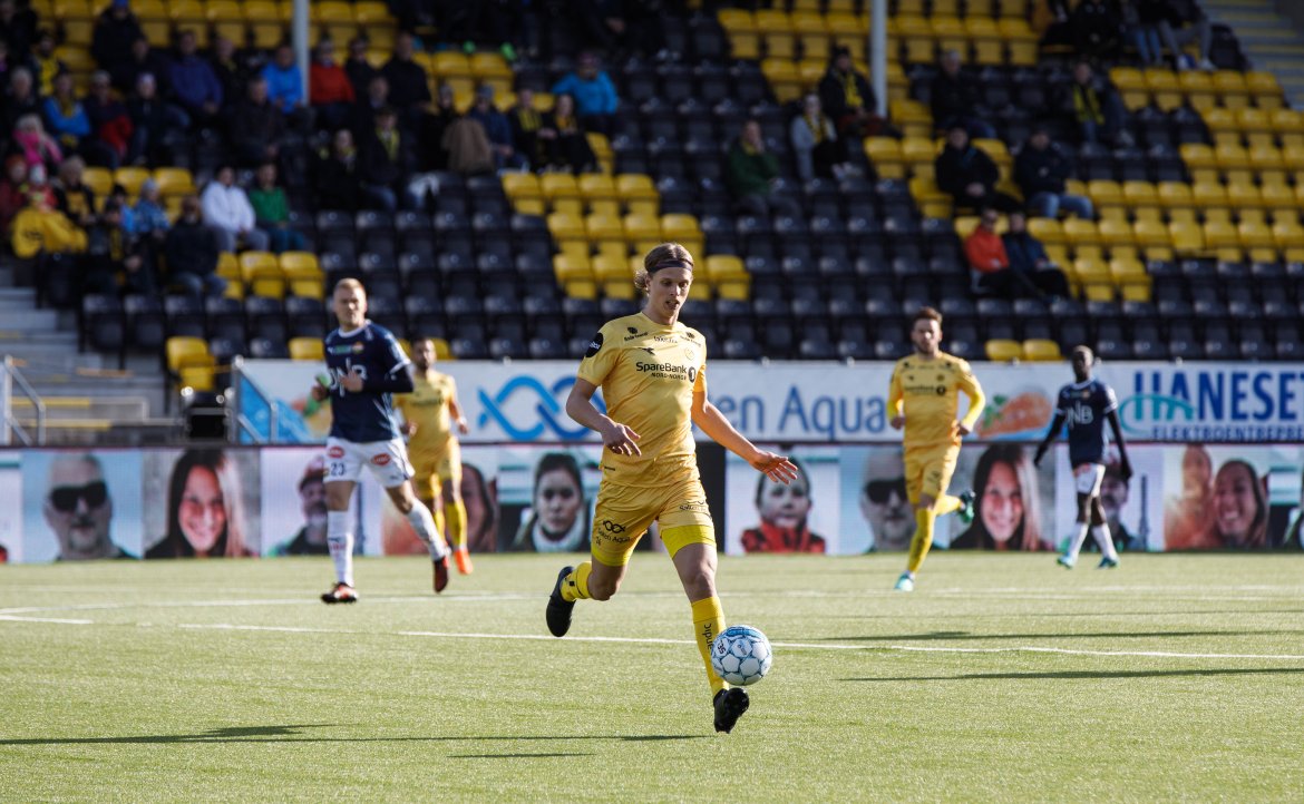 Ulrik Saltnes i kampen mot Strømsgodset på Aspmyra.