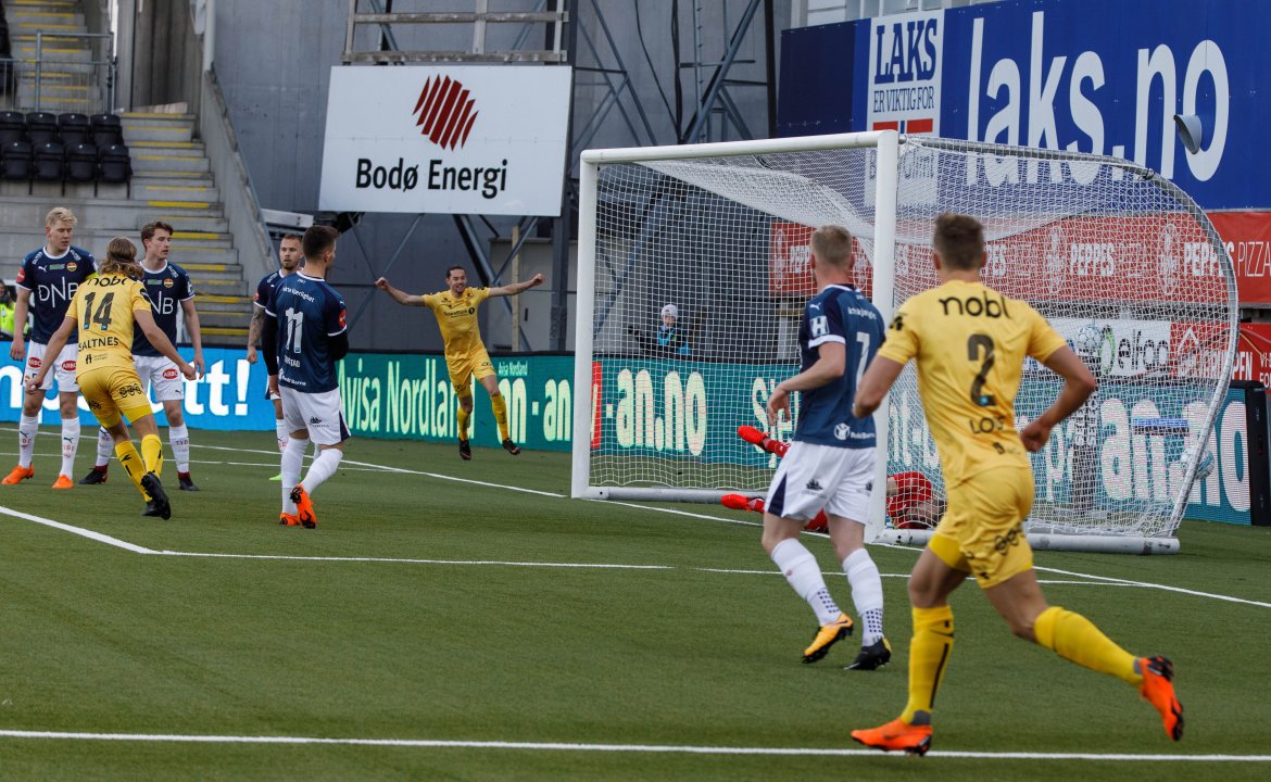Martin Bjørnbak satt inn det andre målet til Bodø/Glimt under kampen hjemme mot Strømsgodset.