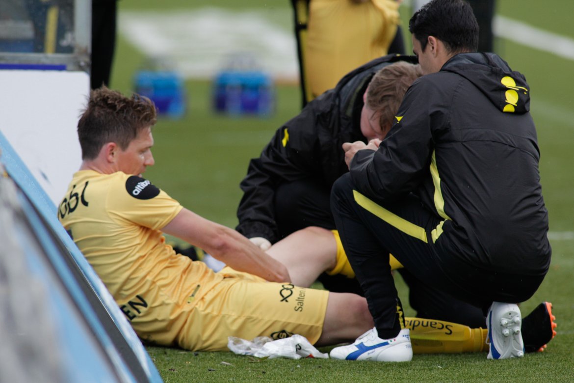 Bodø/Glimts Thomas Jacobsen måtte ut med skade tidlig i Eliteseriekampen mellom Bodø/Glimt og Brann på Aspmyra stadion.