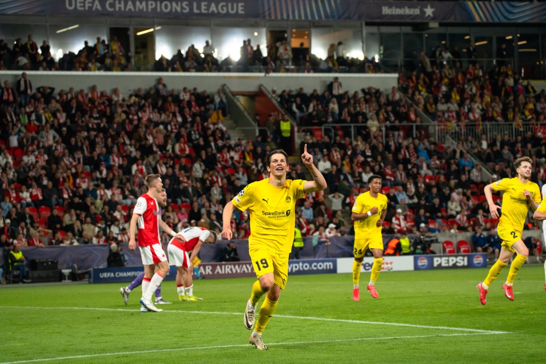 Sondre Brunstad Fet jubler for scoring på overtid mot Slavia Praha
