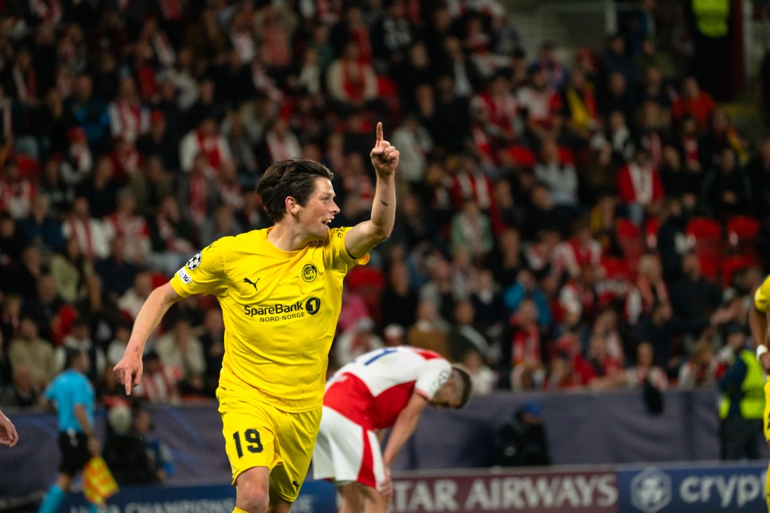 Sondre Brunstad Fet feirer scoring på overtid i Praha i Glimts første kamp i Champions League