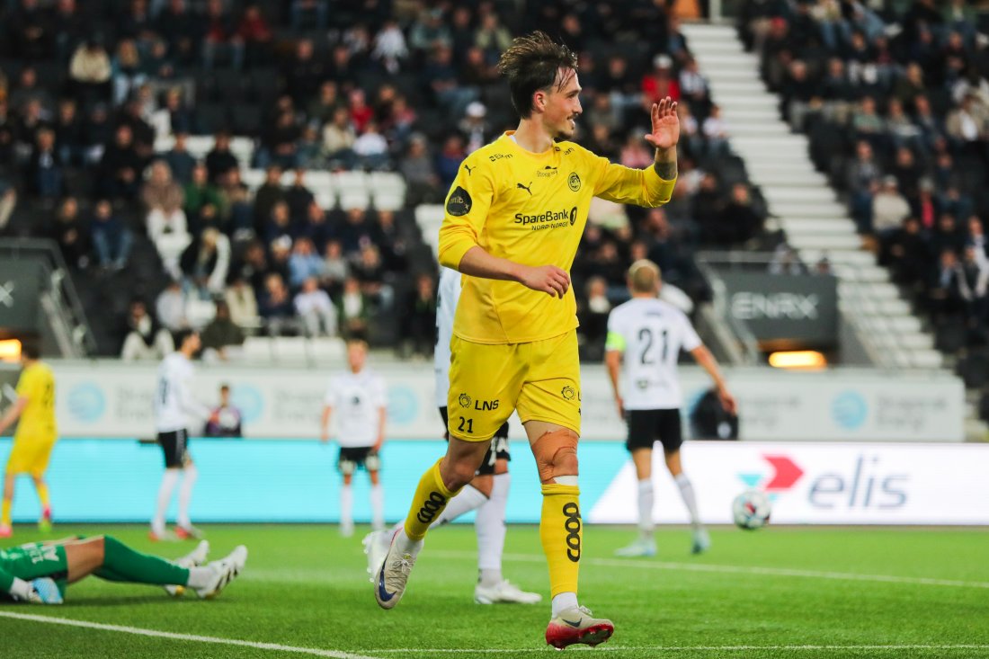 Bodø/Glimts Andreas Helmersen feirer etter å ha scoret 1-2 målet under NM-kampen i fotball mellom Odd og Bodø/Glimt på Skagerak arena.