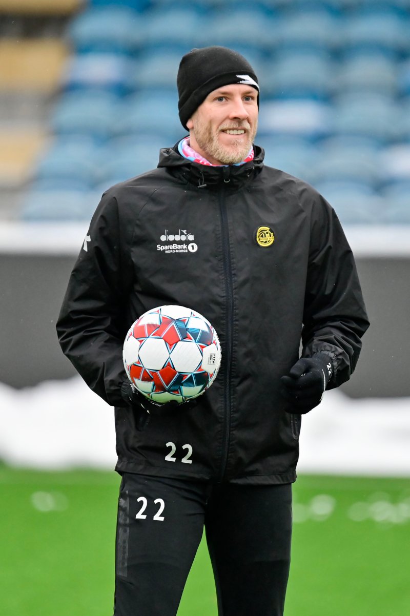 Botsjef, Vegard Leikvoll Moberg sier spillerne selv kom på ideen om å donere pengene til UNICEF. Foto: Kent Even Grundstad