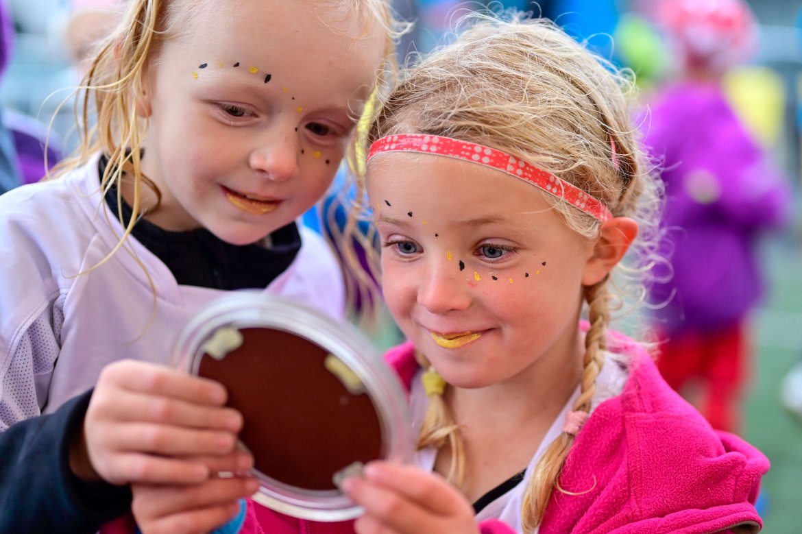 Ansiktsmaling var populært på Fanzone. 
