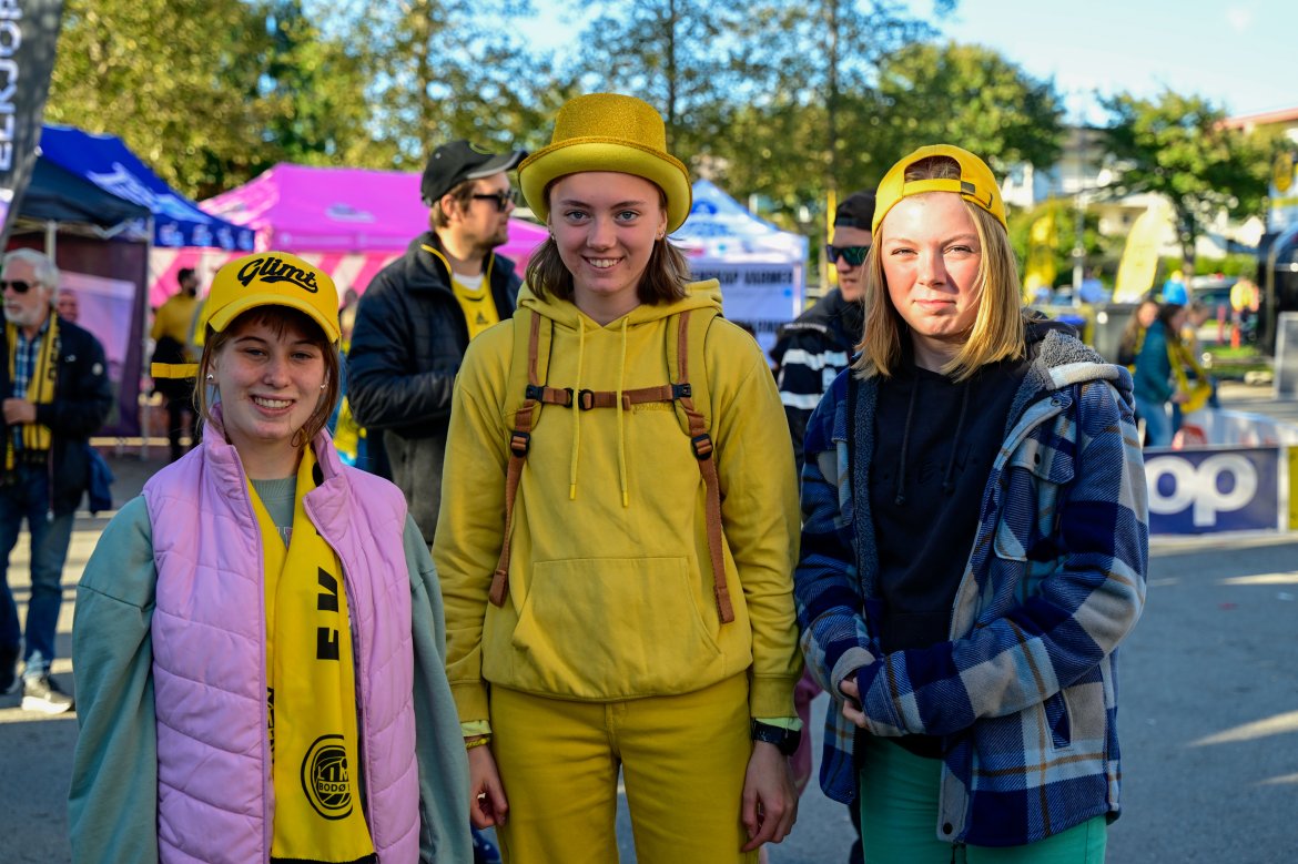 Fanzone før Molde-kampen på Aspmyra 2022. Fanzone+.