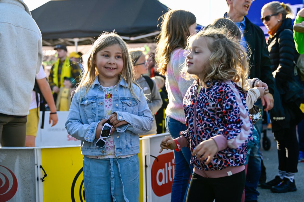 Fanzone før Molde-kampen på Aspmyra 2022. Fanzone+. Unger og barn.