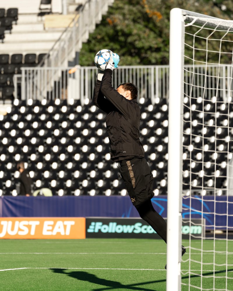 Nikita Haikin fullførte mandag den siste treningen før CL-debuten på hjemmebane