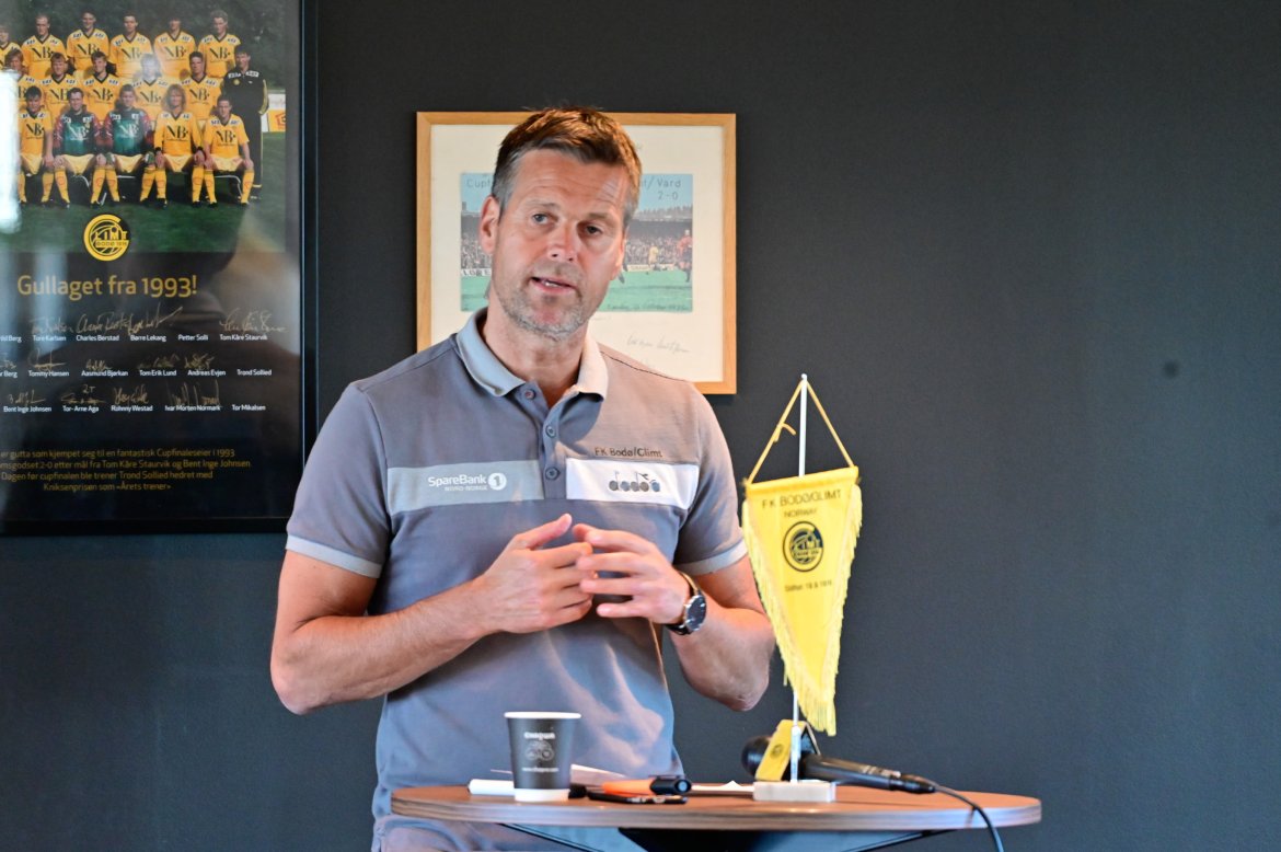 Åpent møte med trener Kjetil Knutsen og daglig leder Frode Thomassen under Åpen dag.