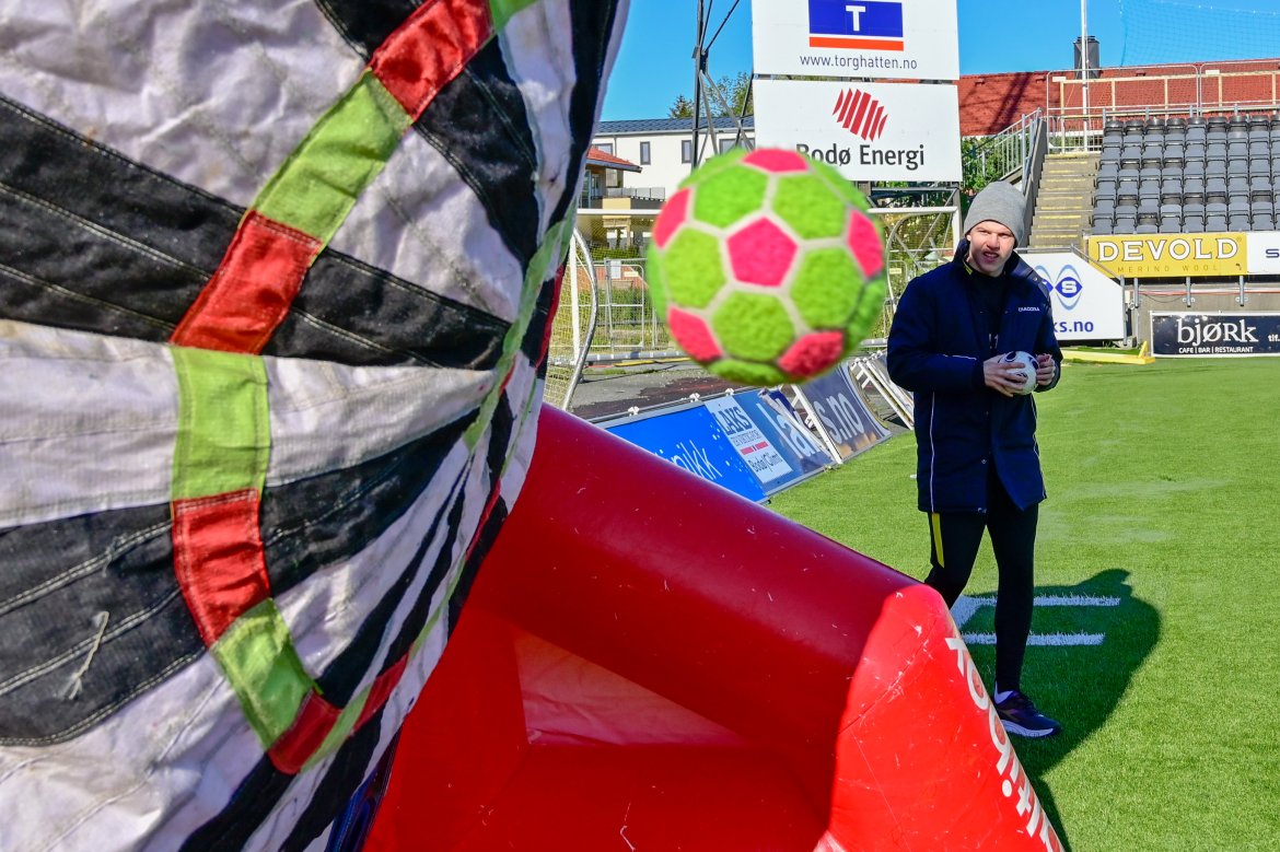Full treff på fotballdarten på Åpen dag.
