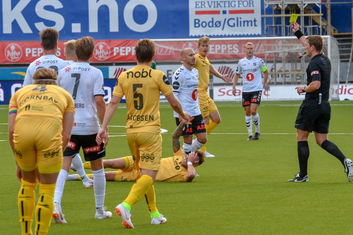 José Àngel fikk seg en smell under kampen mot Odd.