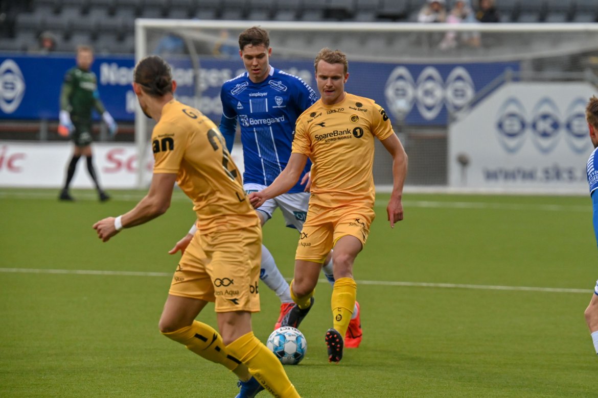 Marius Lode under kampen mot Sarpsborg 08 på Aspmyra.