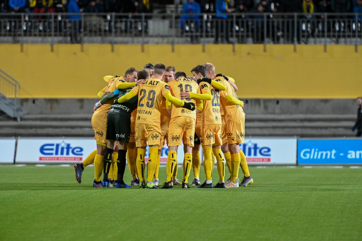 Bodø/Glimt gjør seg klare til andre omgang i serieåpningen mot Rosenborg.