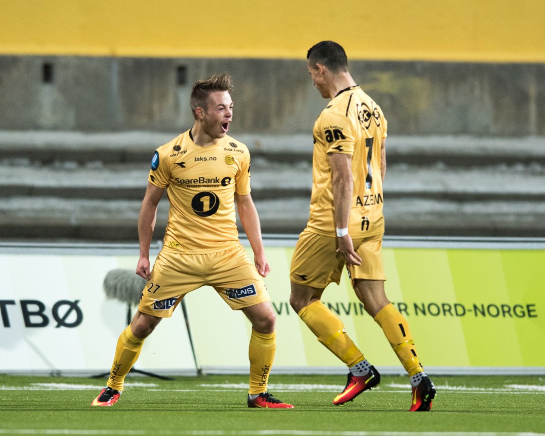 Bildet viser Patrick Berg og Fitim Azemi som feirer scoring på Aspmyra