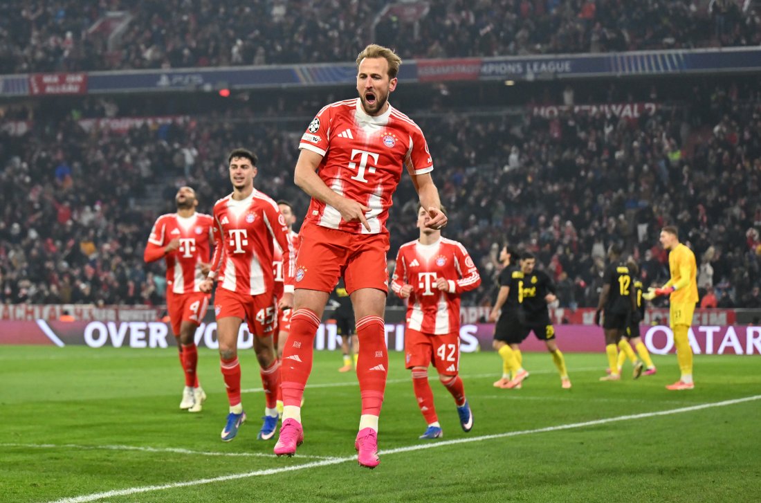 Harry Kane feirer Bayern Münchens første scoring mot Union Saint-Gilloise i fjor høst.