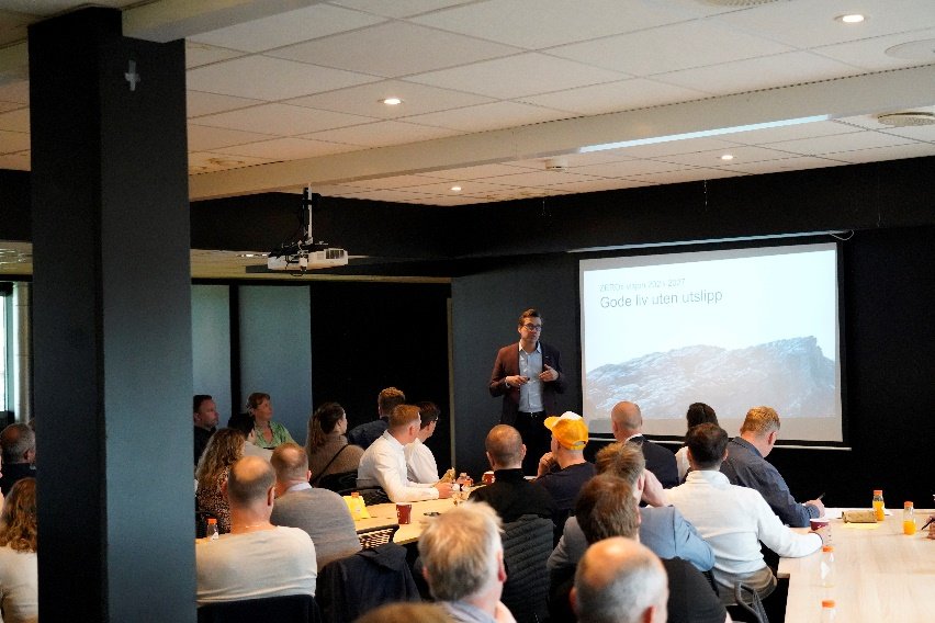 Øystein Sørvig i ZERO gikk i innledningen igjennom hvem de er, men også hvorfor de og flere nasjonale aktører tok turen til nettopp Bodø og Glimts VINN-nettverkstreff!  